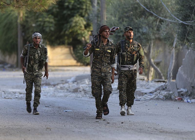 Bojovníci arabských a kurdských jednotek SDF.