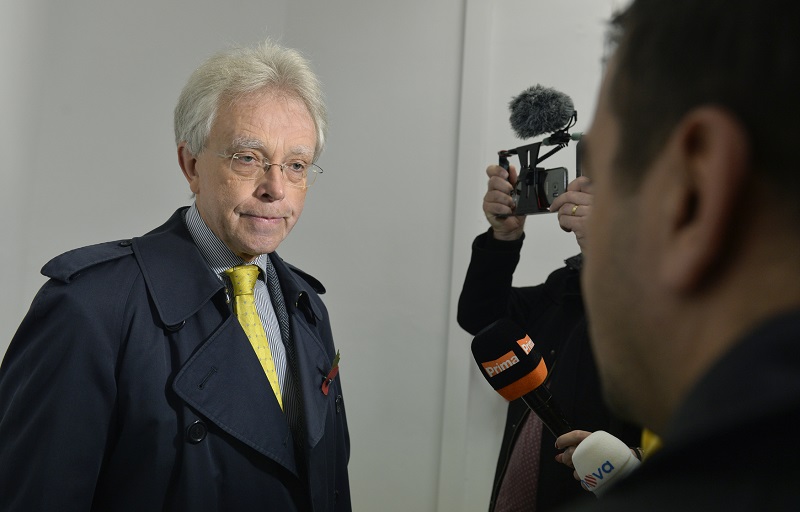 Vnuk Alfonse Muchy John chce vyjednávat s novým vedením Prahy.