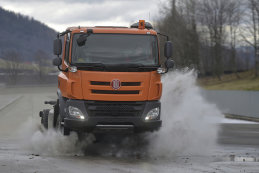 Nákladní automobil Tatra Phoenix.