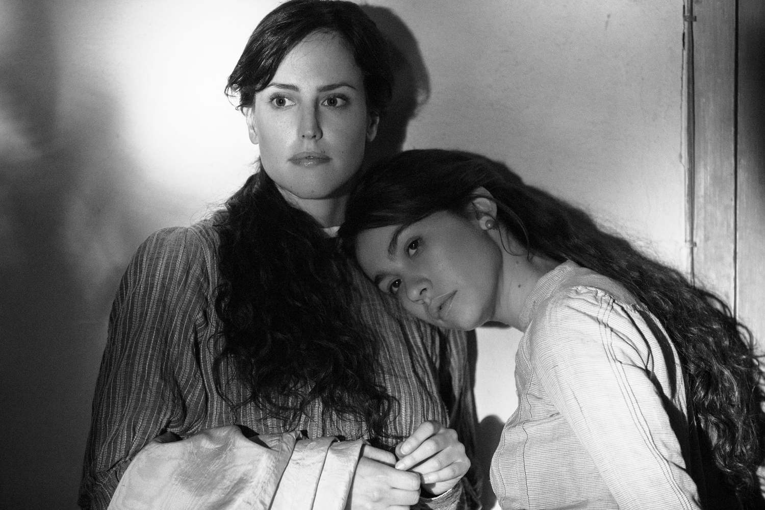 Elisa a Marcela.