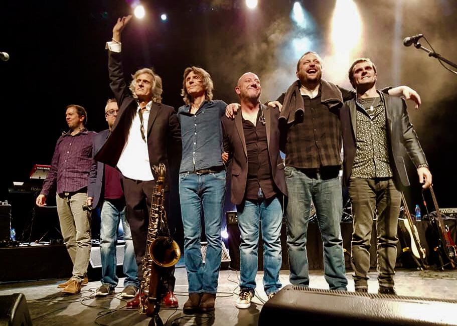 The Dire Straits Experience.
