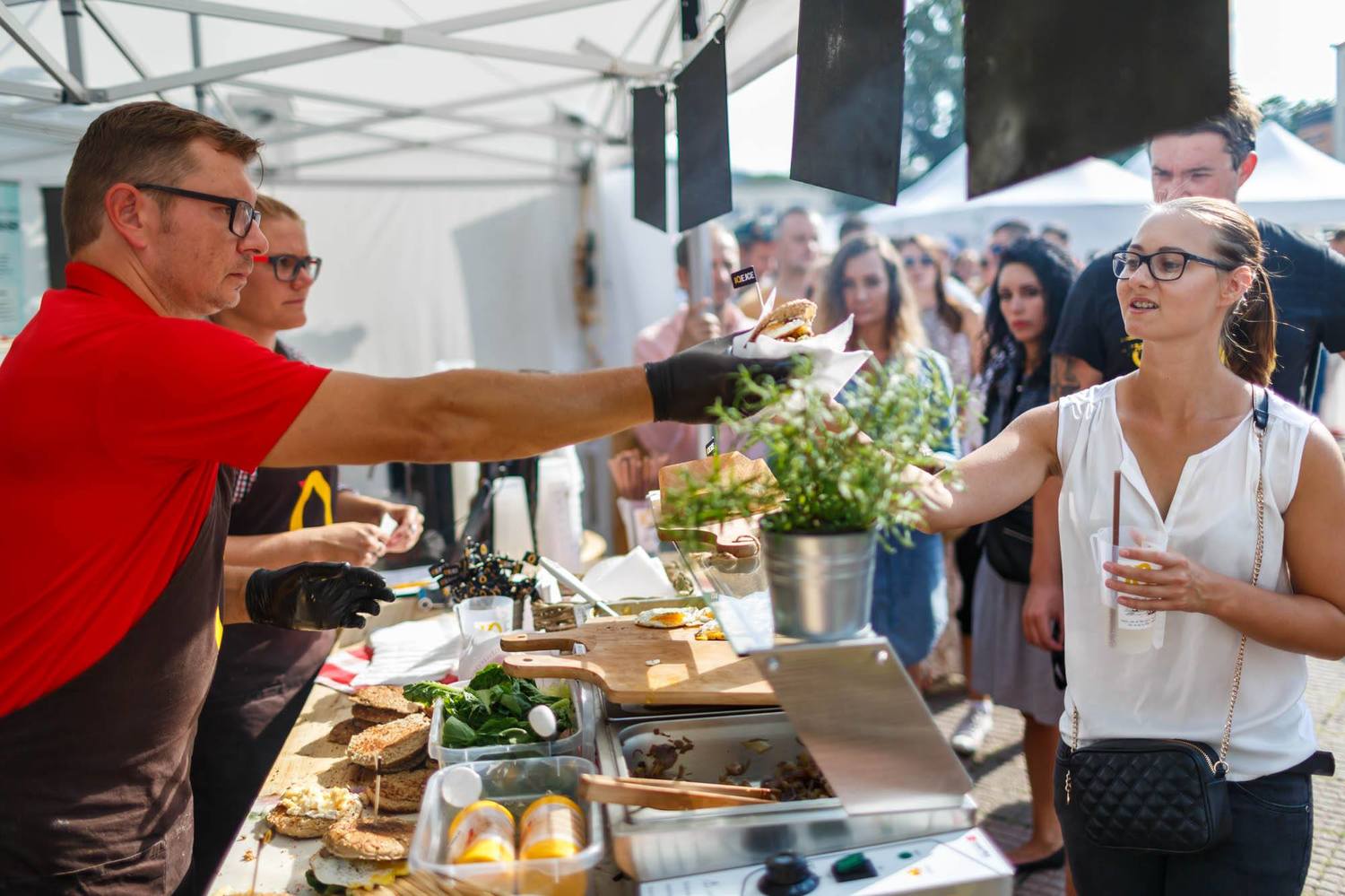 Festival dobrého jídla a pití, který si klade za cíl dlouhodobě ukazovat široké veřejnosti, že v České republice je řada kvalitních restaurací a kuchařů, kteří dělají svoji práci s radostí a dobře.