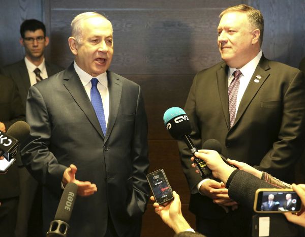 Izraelský premiér Benjamin Netanjahu (vlevo) a americký ministr zahraničí Mike Pompeo.