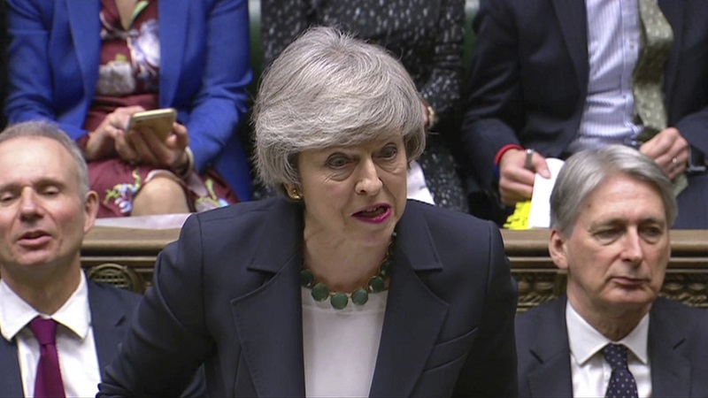 Theresa Mayová pojede do Bruselu oslabená.
