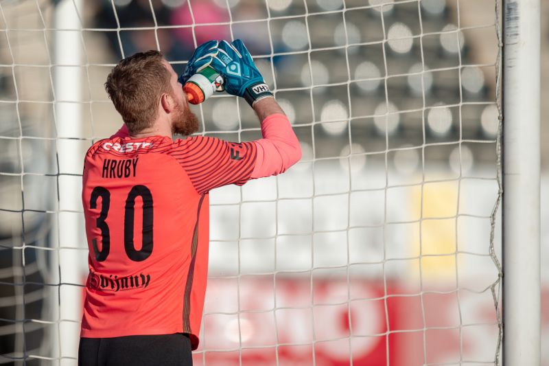 Brankář Jablonce Vlastimil Hrubý inkasoval při remíze s Opavou dvakrát.