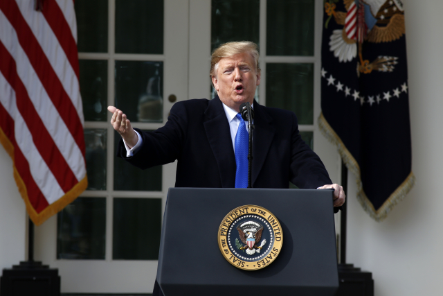 Trump je vyšetřován kvůli ohrožení národní bezpečnosti.