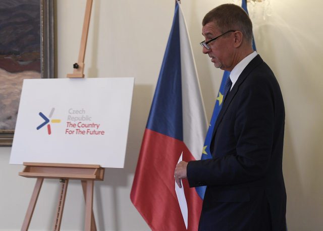 Premiér Andrej Babiš na konferenci v Lichtenštejnském paláci.