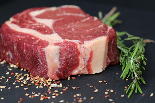 Českou gastronomii ochromila kauza zkaženého polského hovězího.