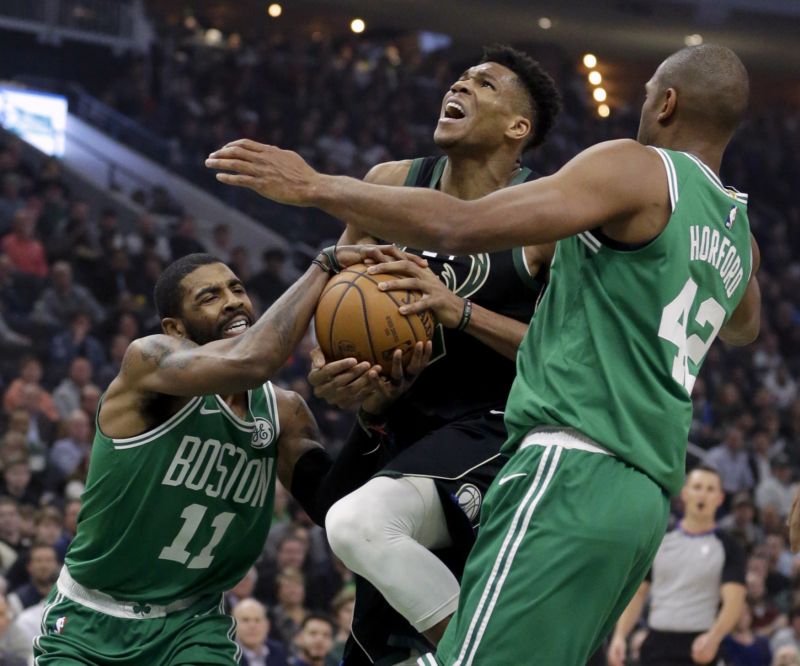 Milwaukee porazilo Boston o jediný bod.