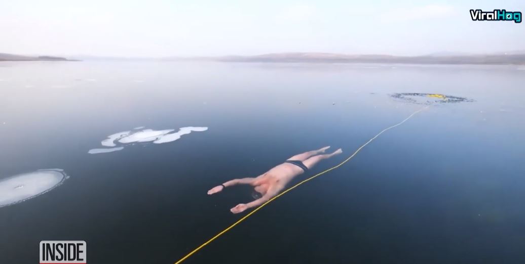 Freediver nepoužívá při potápění žádné přístroje.