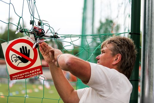 Přehlídka bezpilotního létání DronFest.