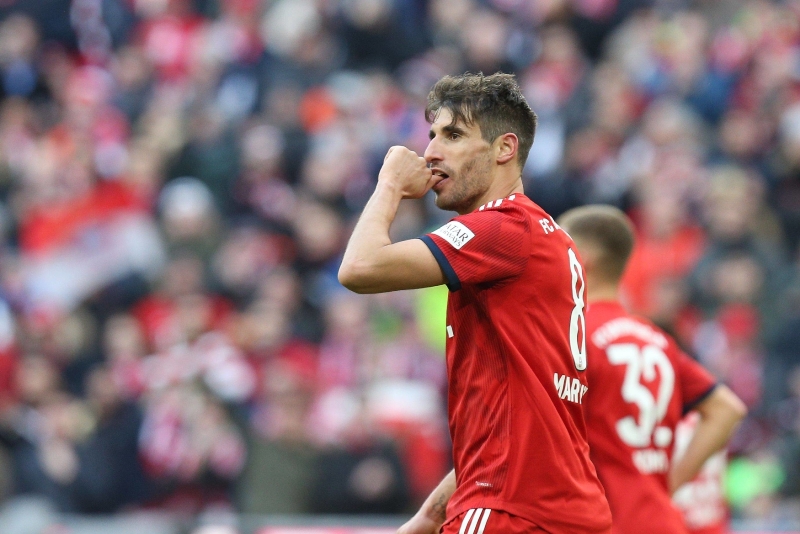 Fotbalisté Bayernu se bodově dotáhl na vedoucí Dortmund.