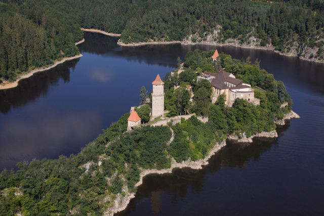 Hrad Zvikov.