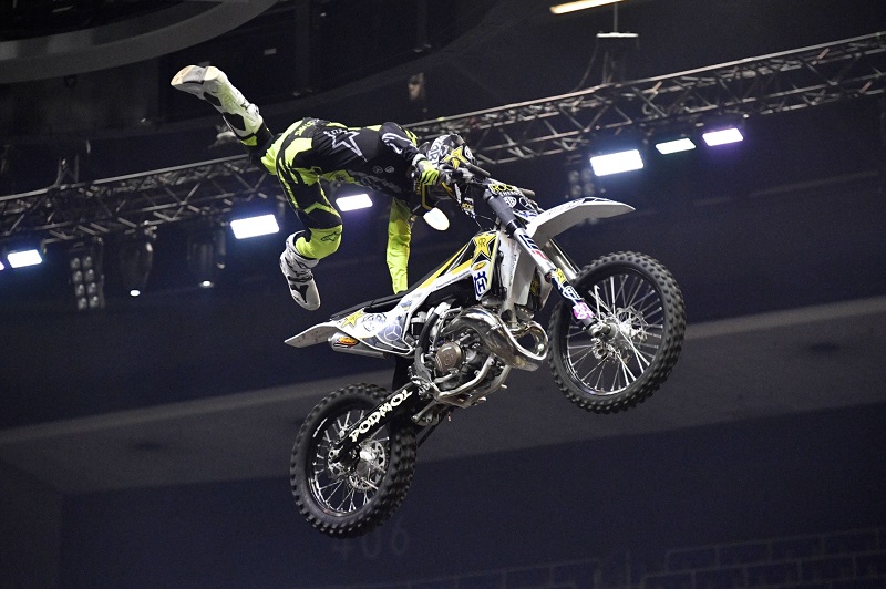 Libor Podmol i ve druhém závodě mistrovství světa ve freestyle motokrosu v Berlíně obsadil třetí místo. 