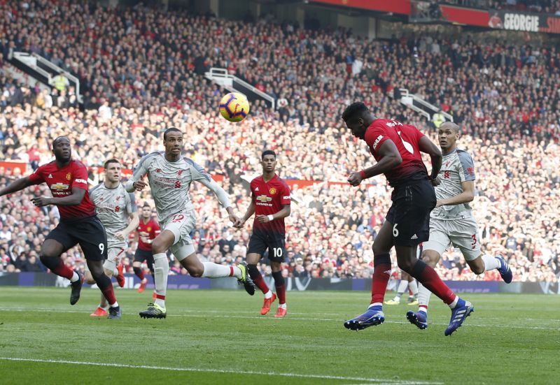 Momentka z utkání Manchester United - Liverpool.