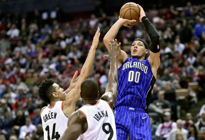 Orlando si v boji o play-off připsalo důležitou výhru na půdě Toronta.