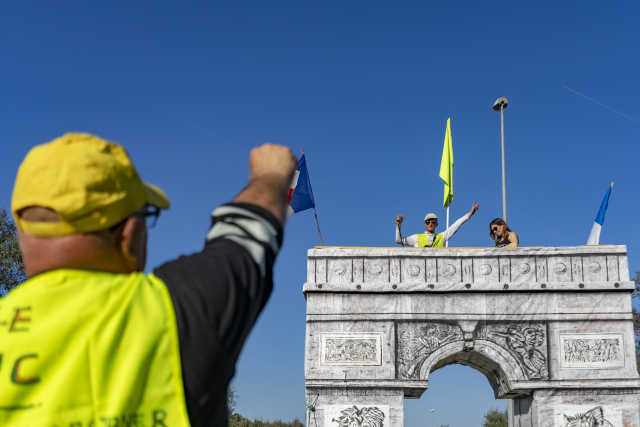 Demonstranti v Paříži (ilustrační foto). 