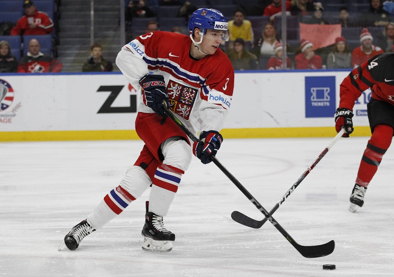 Dočká se Hájek premiéry v NHL? Jezdci obránce povolali z farmy.
