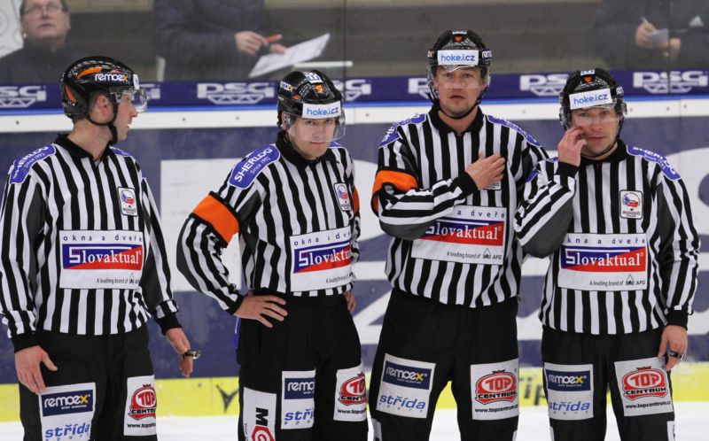 Hned čtveřice sudích bude pískat na šampionátu v Bratislavě.