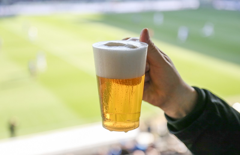 Konec zlatavého moku! Ruští sportovci nesmí pít pivo.