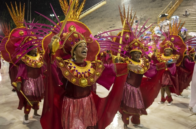 Karneval v Riu de Janeiro.