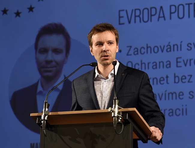 Kandidát Marcel Kolaja vystoupil 3. března 2019 v Praze na tiskové konferenci k zahájení kampaně Pirátů před volbami do Evropského parlamentu.