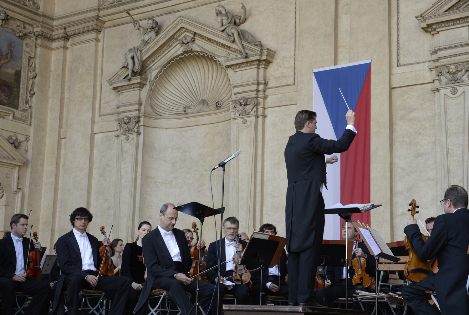 Dirigent Kučera propojí filharmonický orchestr s Vypsanou fixou.