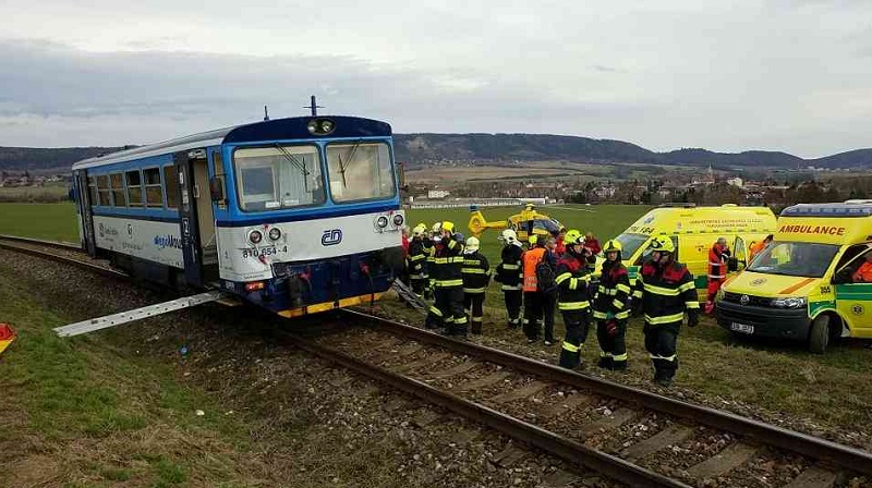 Osobní vlak se srazil s manipulačním vlakem.