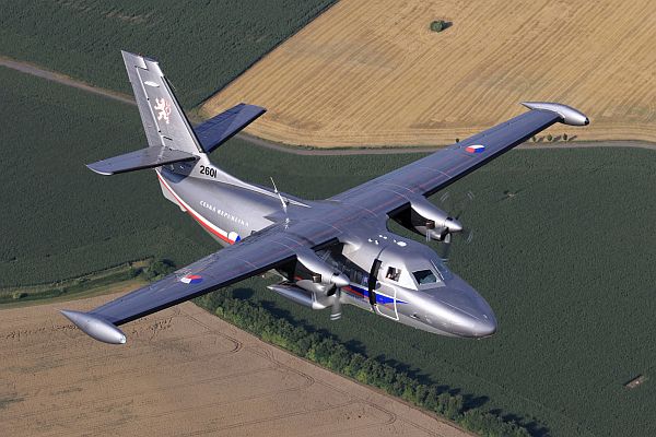 Dopravní letoun L 410 Turbolet.