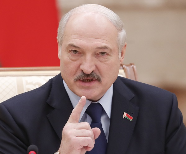 Alexandr Lukašenko míní, že prozápadní a provýchodní politika země by měly být v rovnováze.