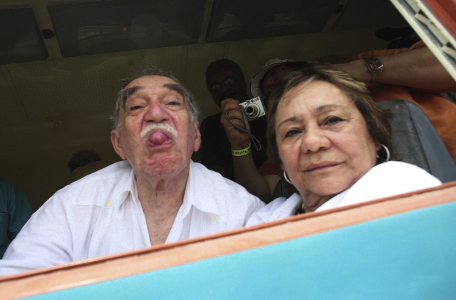 Kolumbijský spisovatel Gabriel García Márquez s manželkou.