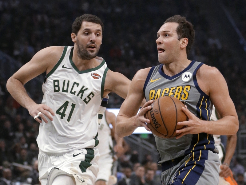 Basketbalisté Milwaukee po dvou prohrách porazili Indianu.