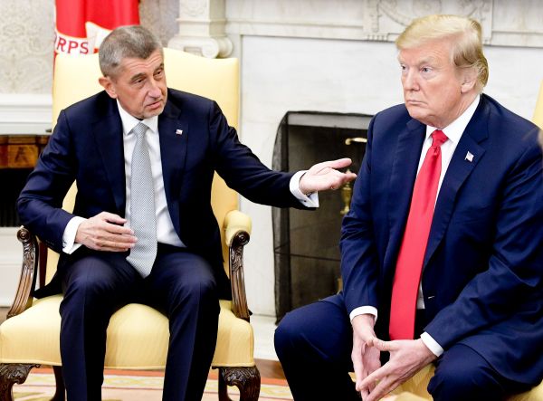 Zleva český premiér Andrej Babiš a americký prezident Donald Trump. 