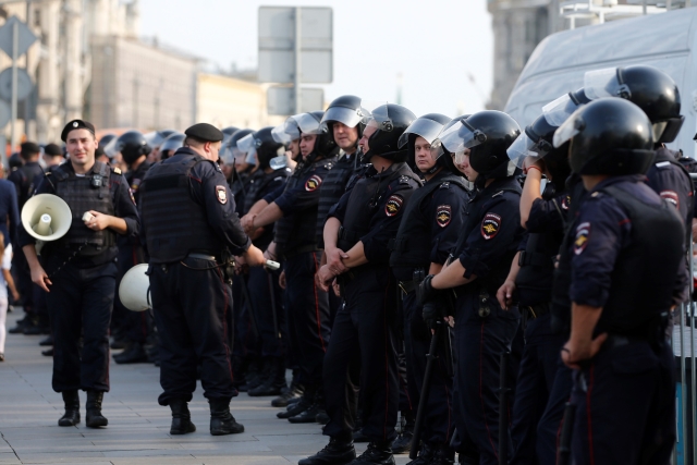 Policie v Moskvě zasahovala proti demonstrantům (ilustrační foto).