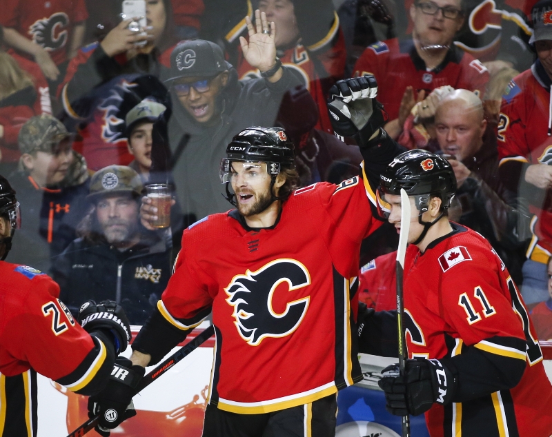 Frolík se blýskl čtyřmi asistencemi na výhře Calgary.