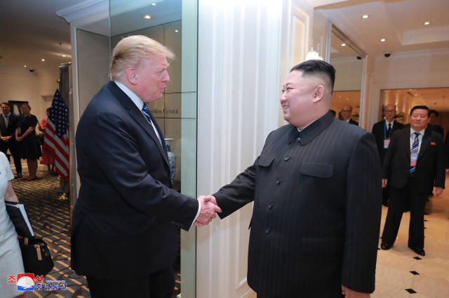 Donald Trump (vlevo) a Kim Čong-un.