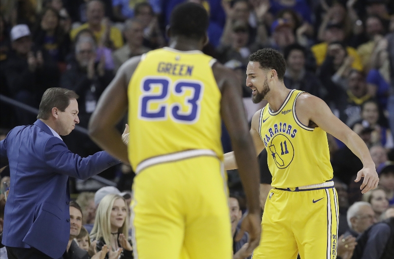Phoenix po čtyřech a půl letech vyhrál nad Golden State. Phoenix po čtyřech a půl letech vyhrál nad Golden State.