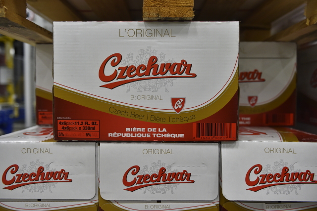 Bedny s pivem Budvar. 