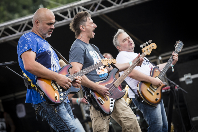 Jaromír Mikel, Petr Nekuža a Martin Knor, koncert kapely Mňága a Žďorp.