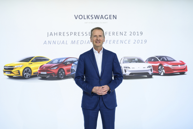Herbert Diess na prezentaci nových modelů Volkswagenu.