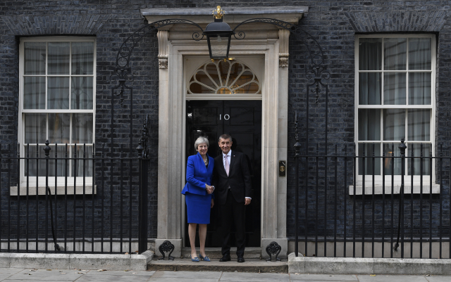 Theresa Mayová a Andrej Babiš.