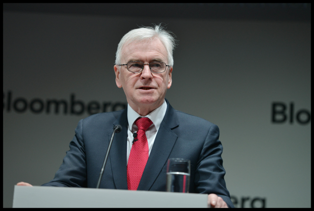Britský stínový ministr financí John McDonnell. Britský stínový ministr financí John McDonnell.