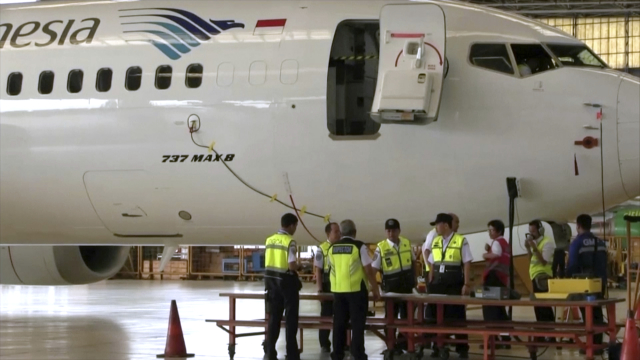 Boeing 737 MAX 8.