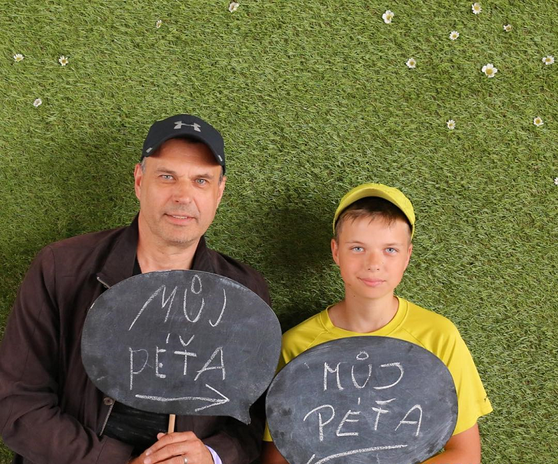 Petr Rychlý se pochlubil nejmladším synem.