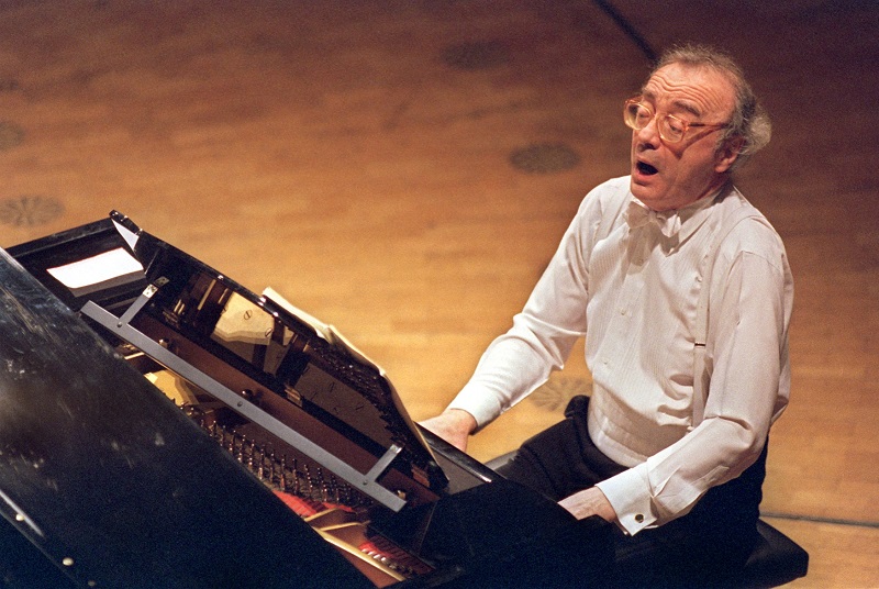 Alfred Brendel je i v 88 letech činorodou osobou.