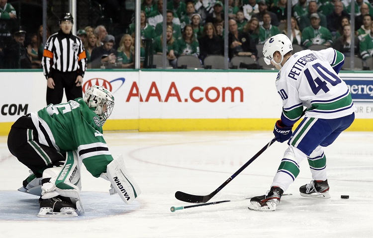 Dallas podlehl doma Vancouveru 2:3 po nájezdech.