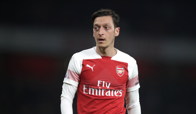 Německý fotbalista Özil.