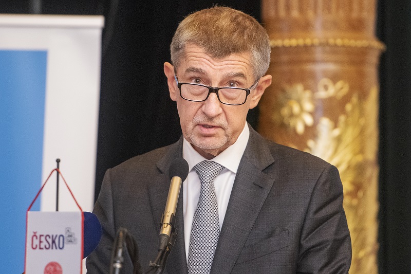 Andrej Babiš dostal od městského úřadu v Černošicích pokutu.