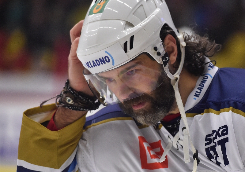 Jaromír Jágr se letos oproti loňsku popere s Rytíři v baráži o extraligu. 