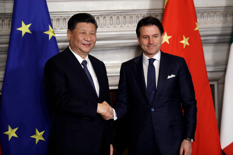 Itálie podepsala s Čínou dohodu o účasti na nové Hedvábné stezce.